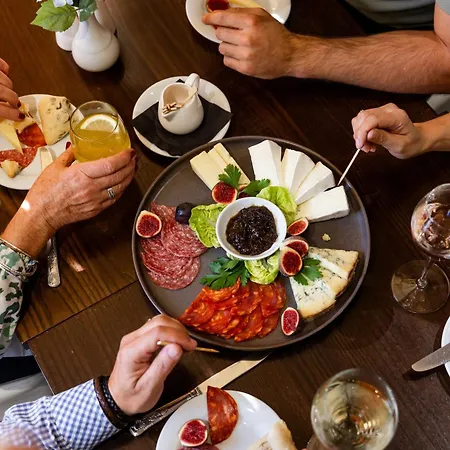 The Norfolk Szálloda 3*