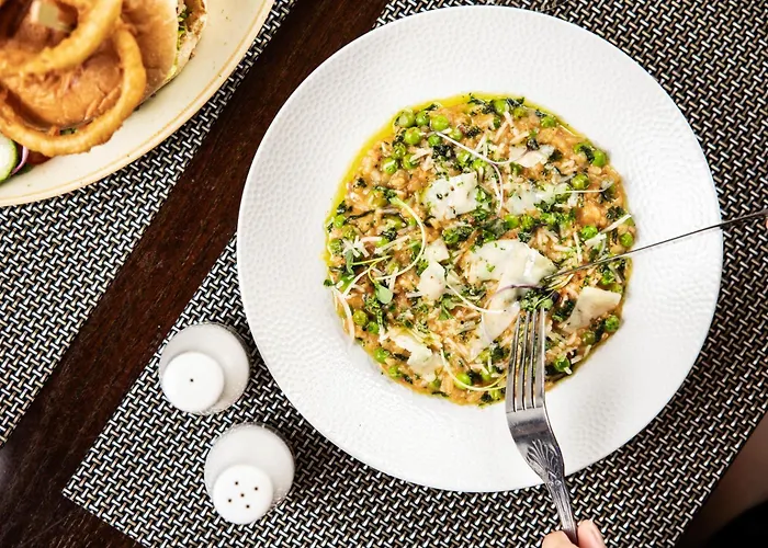 Отель The Norfolk